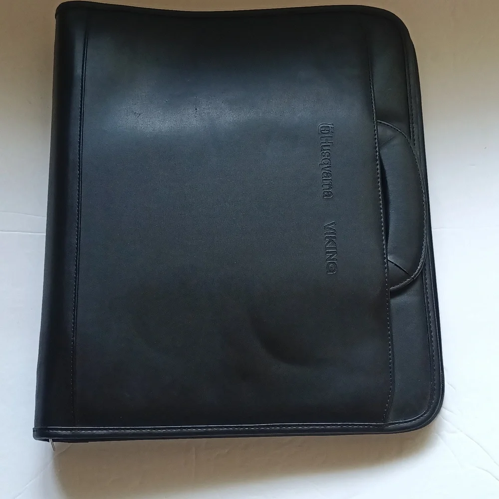 Black Zipper 3 Ring Binder Briefcase Retractable Handles